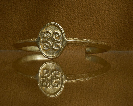 Manhyia Dwennimmen cuff