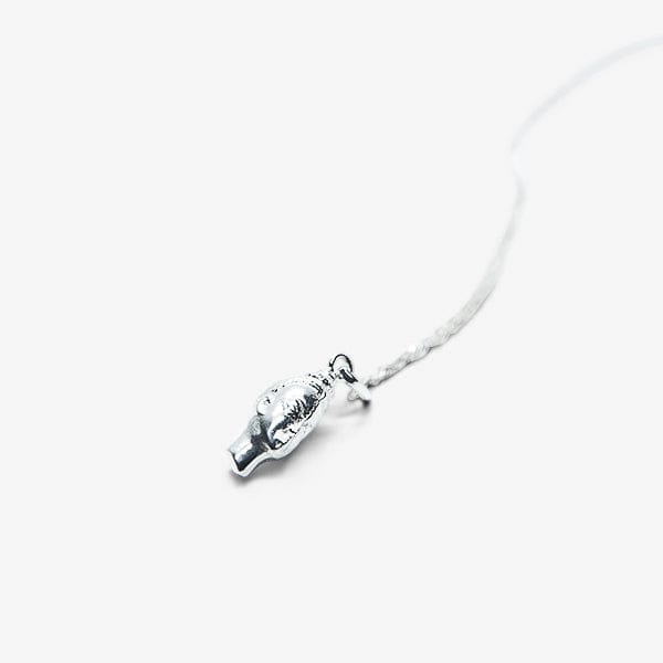 Silver necklace for women. Refined to fit outfits and keep them elevated.